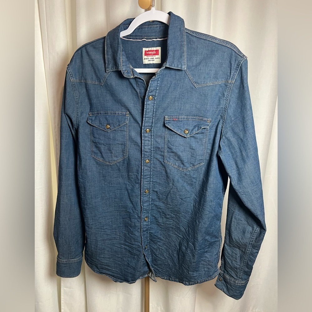 Wrangler Blue Casual Button Down Shirt with Denim Style Unisex